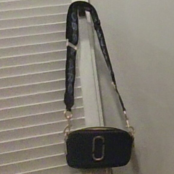 Marc Jacobs Handbags - MARC JACOBS BAG CONDITION IS LIKE NEW BLUE AND GOLD!